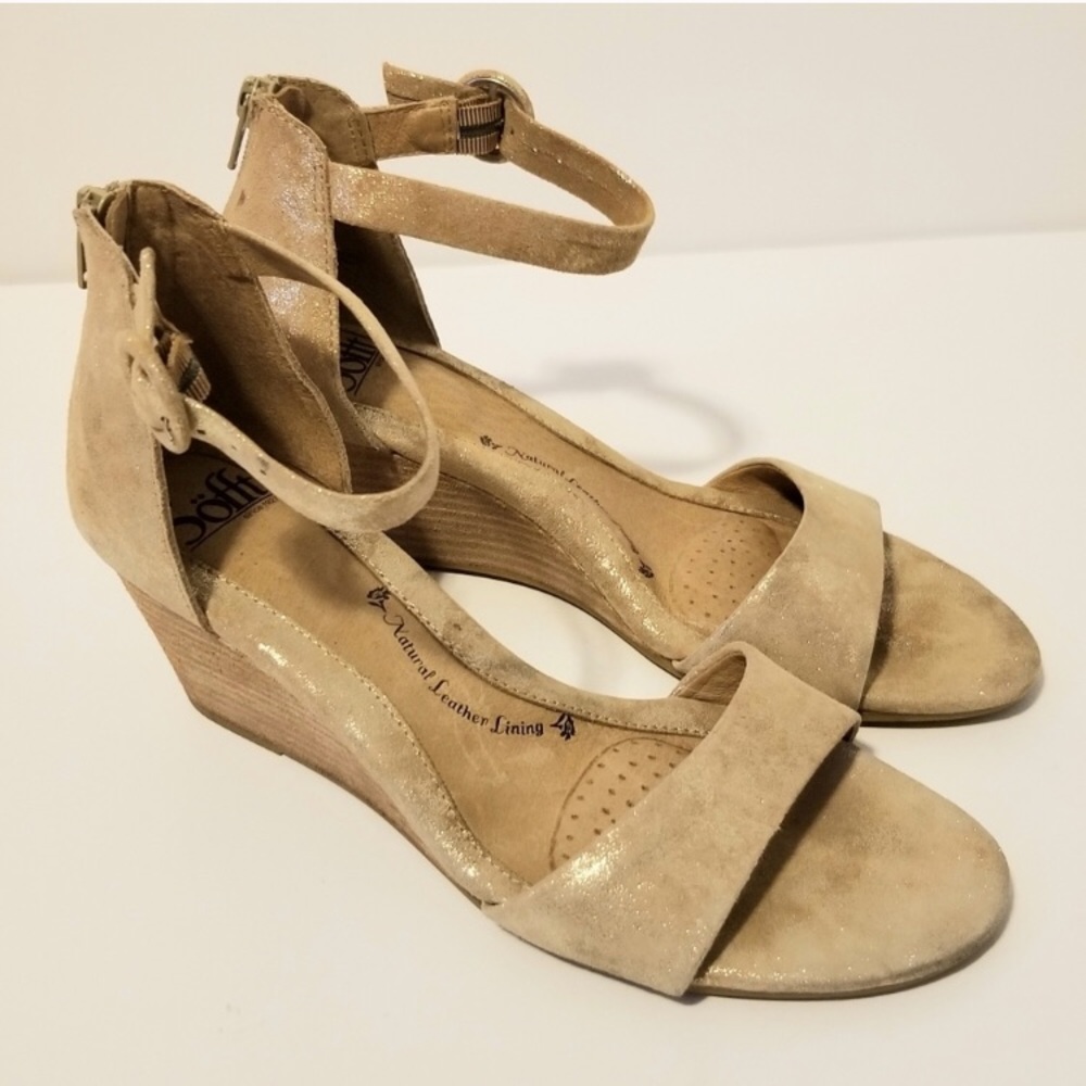 Sofft back zip side buckle sandal wedge gold 9.5